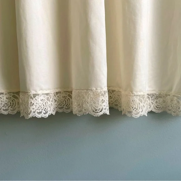 Vintage, Excellent Condition, Shadowline Slipdress, with Lace Bodice, size S - Picture 3 of 4